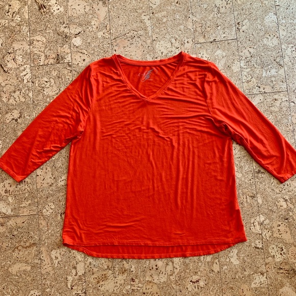 🌼3/$30 Vibrant Bamboo Shirt - Picture 1 of 3